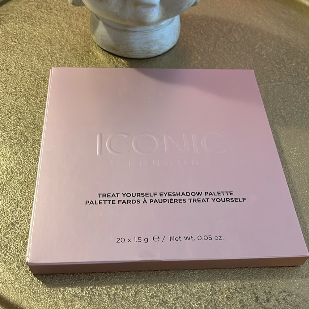 Eyeshadow palette